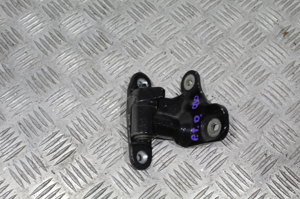 фото №1, Петля дверь правый задняя нижний infiniti q30