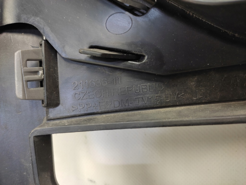 Bmw x1 f48 рестайлинг  lci решётка бампера левая перед 19- Киев