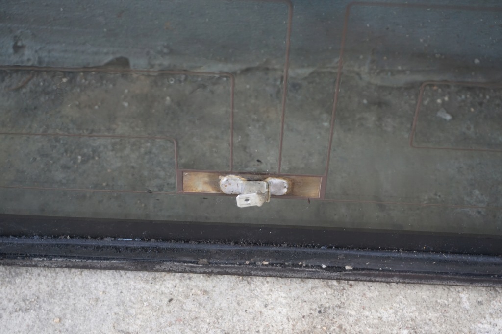 Nissan patrol скло задні задня з кришки багажника права велика gr y61 в Україні