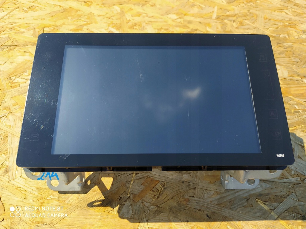 фото №1, Toyota chr 1.8 hybrid дисплей