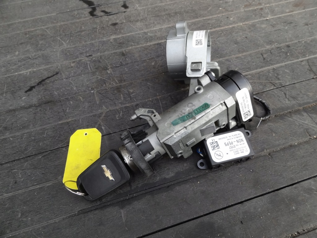 фото №1, Chevrolet aveo t300 2011 1,3 vcdi замок зажигания ключ