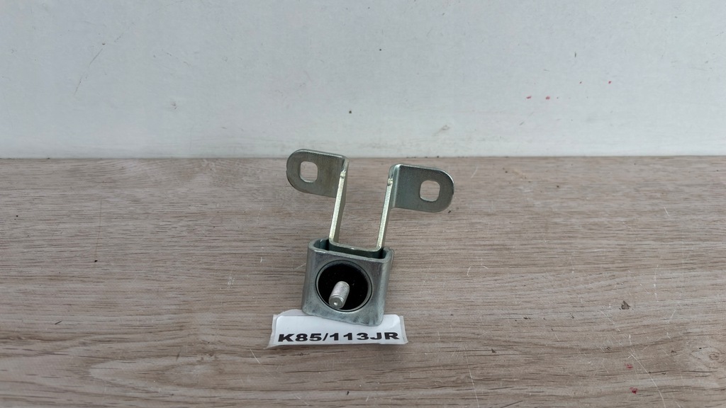 фото №1, Opel crossland петля кришки багажника задня 13463343 k85/113jr