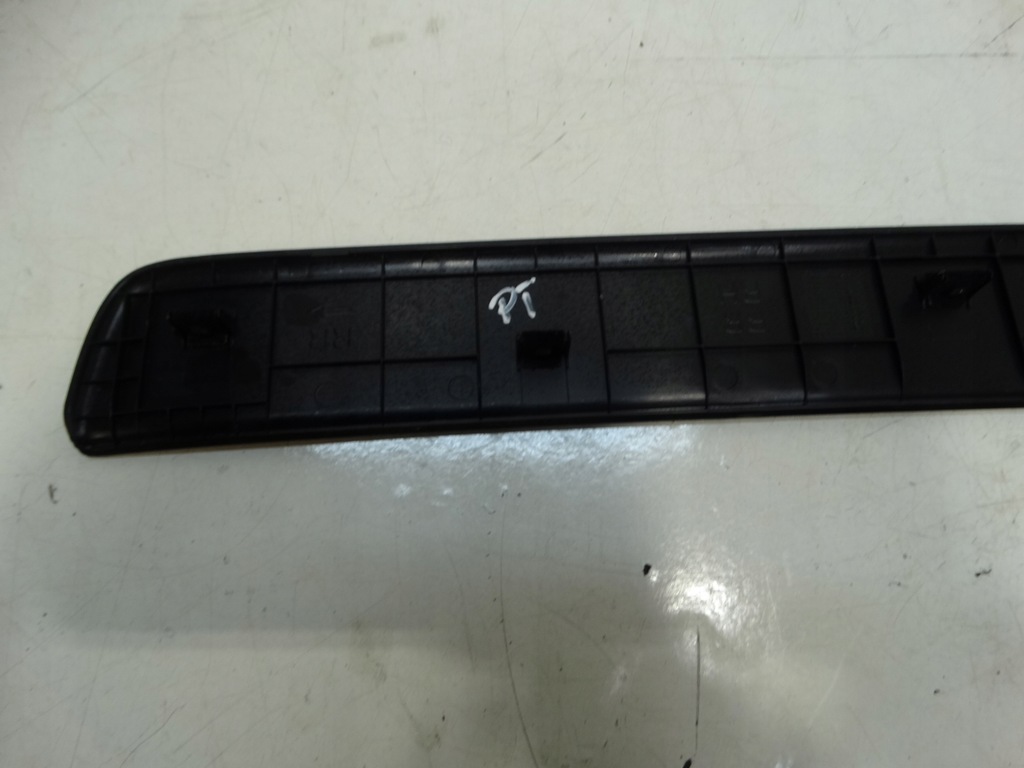 фото №5, Молдинг порог наружная правый задняя kia carens iv 85888-a4000