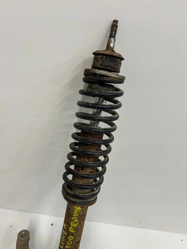 Поворотный кулак амортизатор перед сторона правый  ligier x-too с Разборки