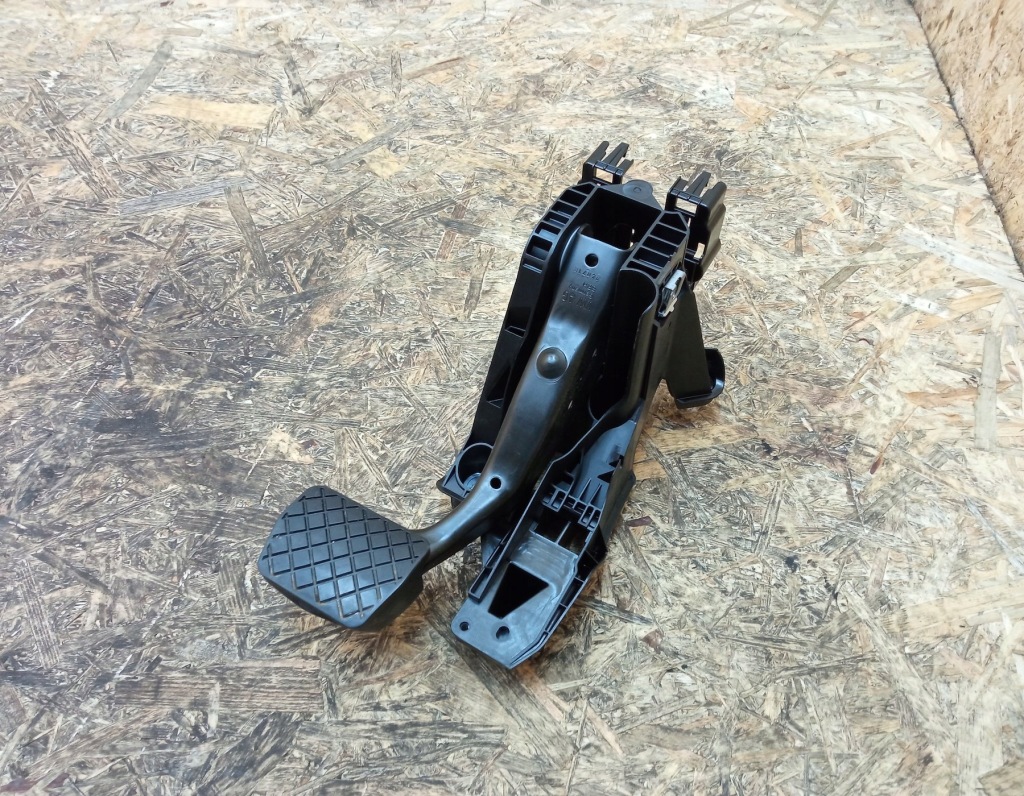 фото №1, Педаль тормоза vw tiguan ii 5n автоматическая коробка передач europa