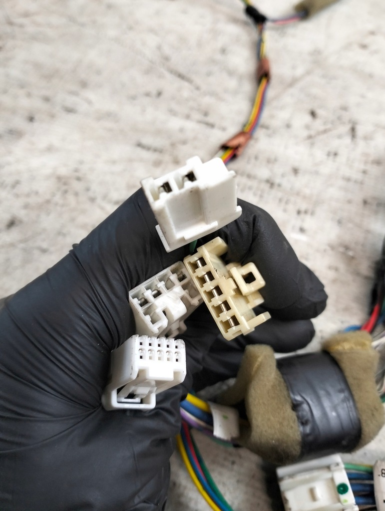 фото №6, Жгут электропроводка дверь правый перед prius ii 08r 8215147140l