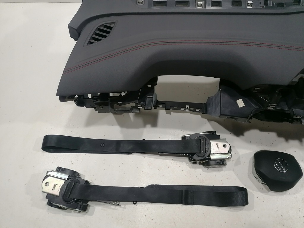 фото №6, Vw id5 id 5 приборная панель консоль подушка безопасности подушки безопасности ремни оригинал демонтаж