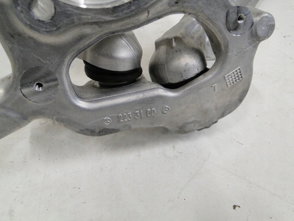 Mercedes s klasa 223 поворотный кулак передняя левая рычаги 4matic a2233323100 Недорого