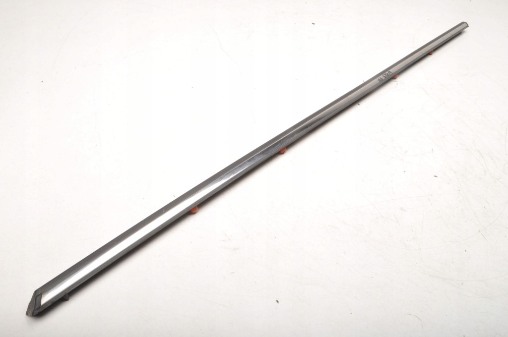 Купити Mercedes w123 230e молдинг двері права перед 85r