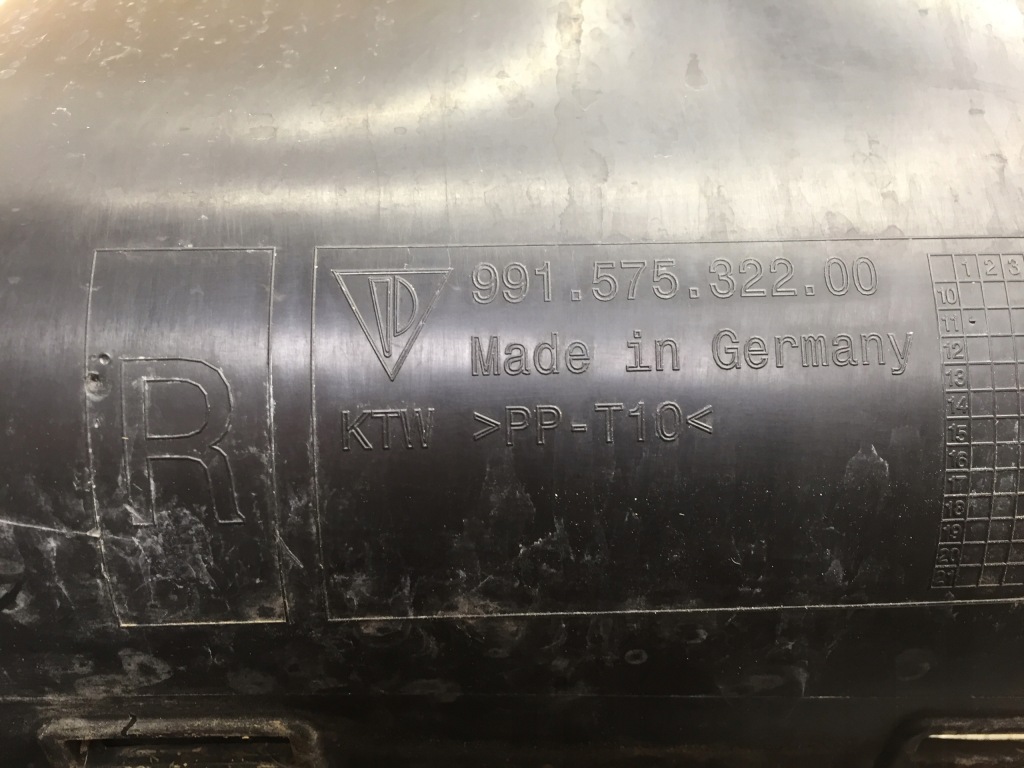 Porsche 911 991 радиатор правая вентилятор воздуховод воздуха пабтрубок  шланг Цена