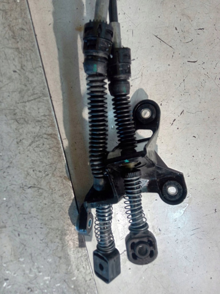 Skoda scala куліса перемикання передач ручка троси оригінальний номер 2q0711049aa Зі Шроту