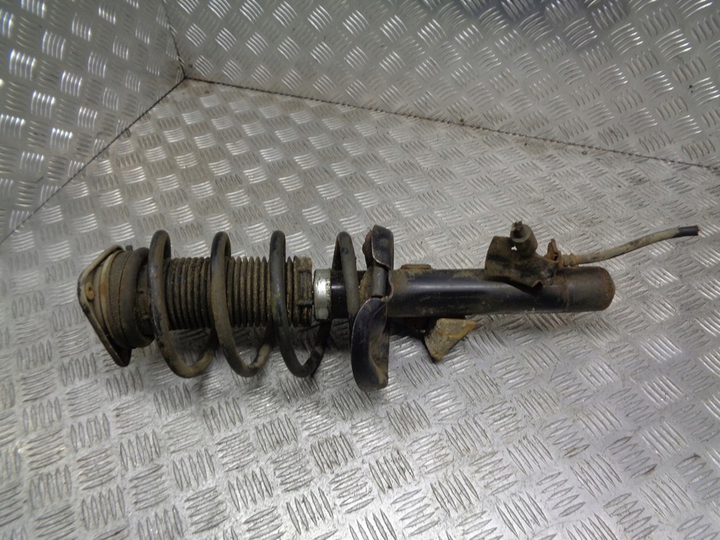 фото №1, Mcperson правый перед передний mazda 3 bk 1.6 citd