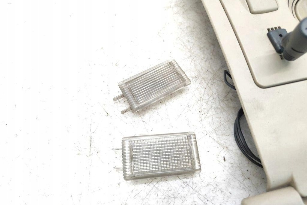 фото №10, Освещение внутреннее audi a8 d2 4d2, 4d8 8l0947105a 3.3l дизель 2002