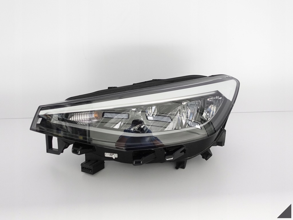 фото №1, Vw id.4 id4 11b 20- full led лампа левая перед eu