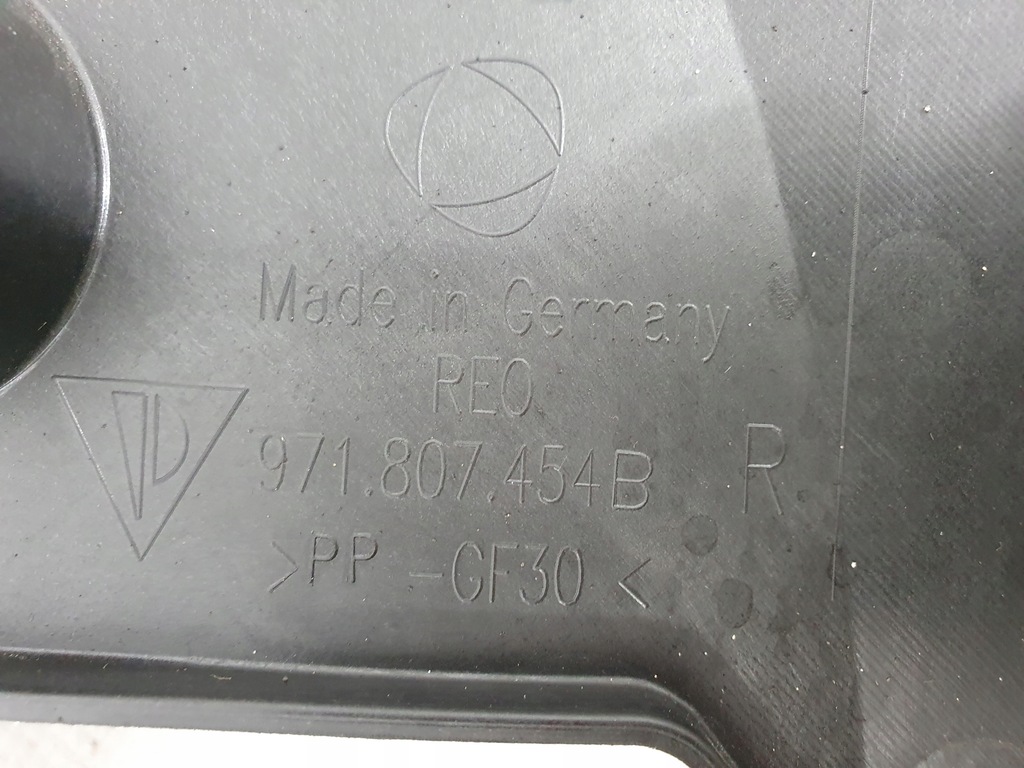 фото №7, Porsche panamera 971 16- направляющая бампера правый задняя