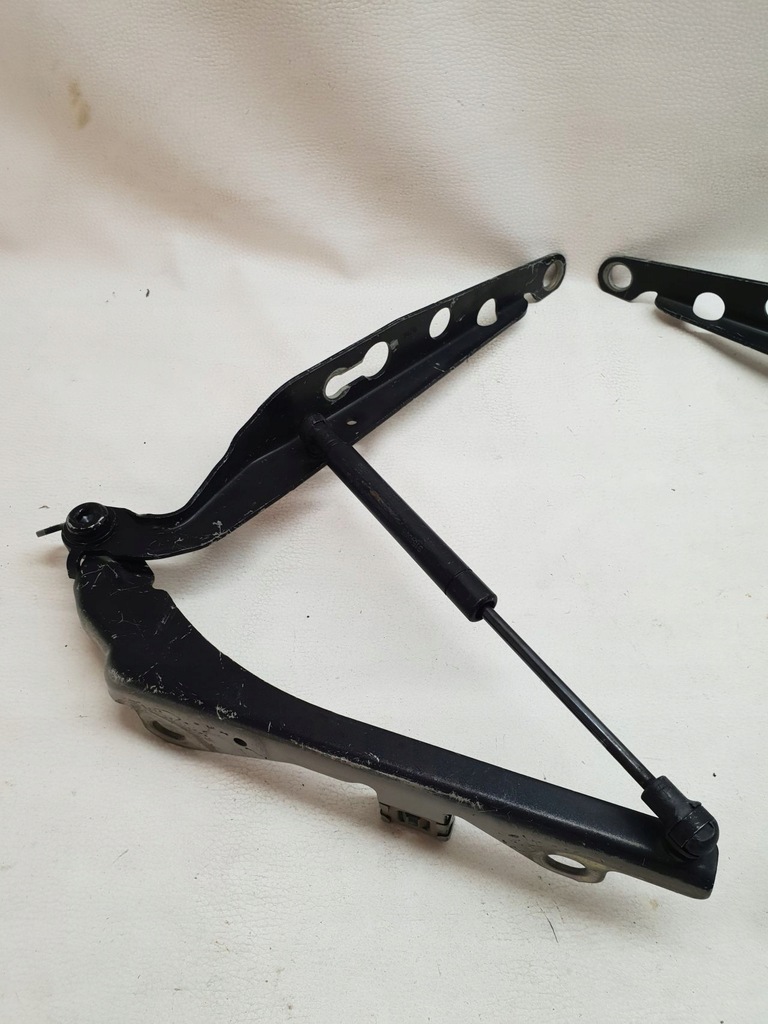 фото №7, Volvo s60 i 00-10 петля петли капот перед