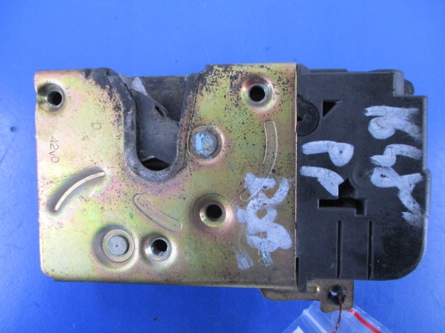 фото №1, Peugeot 206 5d замок дверь правый перед 6pin