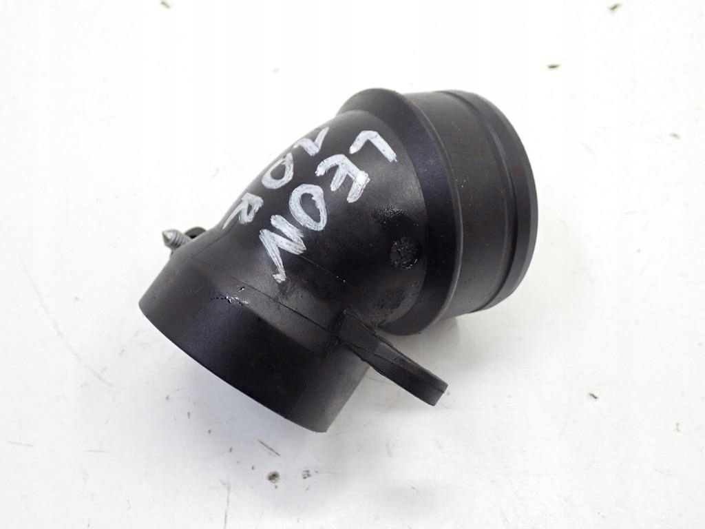 фото №1, Шланг труба повітрозабірник повітря патрубок 3c0129635 seat leon ii 1.6 tdi cay 10r