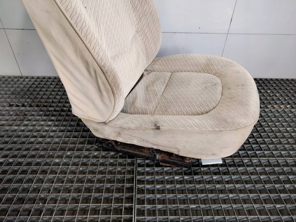 Сидіння лівий перед передній водія - peugeot 406 європа Недорого