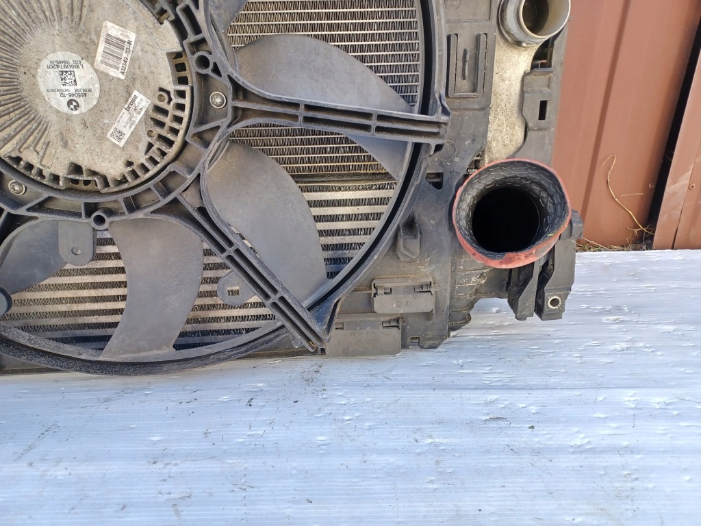 Радиатор комплект вентилятор 8509174 bmw f10 f11 3.0d корпус woda кондиционер в Украине