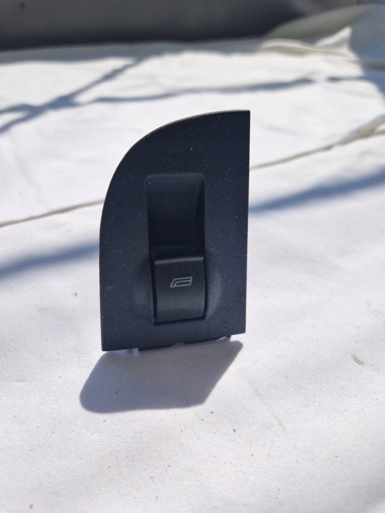 фото №1, Панель стекло правый левый перед audi a6 c5 оригинальный номер 4b0959855