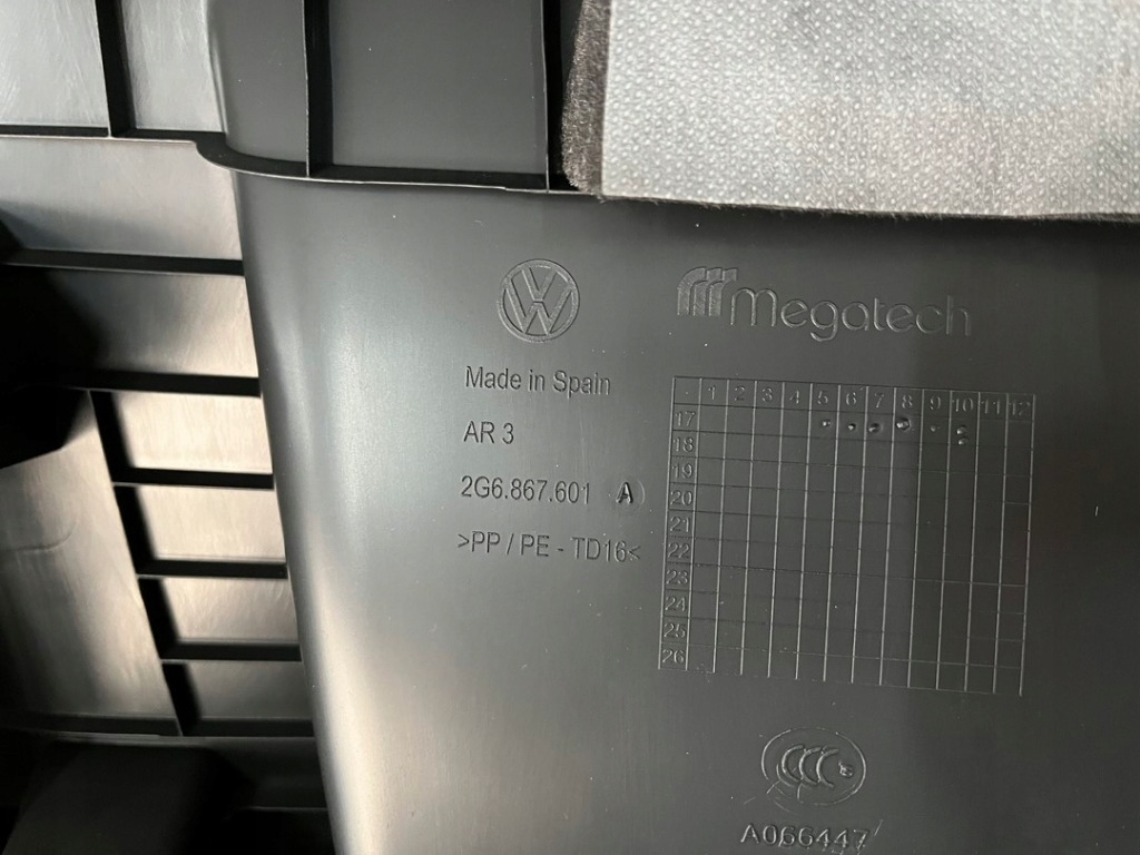 фото №6, Vw polo 2g vi обивка защита крышки багажника 2g6867601a 2g6867601c