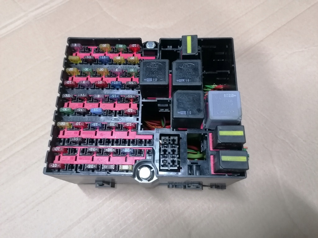 фото №1, Коробка предохранителей ford fiesta mk6 2s6t14401lg