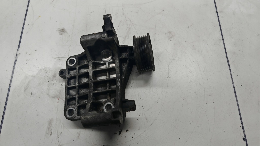 Купить Кронштейн кронштейн генератора audi a4 b8 a5 8t q5 2.7 3.0 tdi v6 059145762m