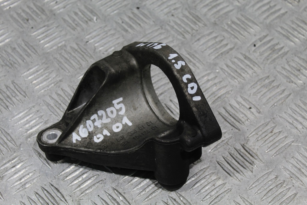 фото №1, Кронштейн опора полуось a-klasa w176 a6072050101