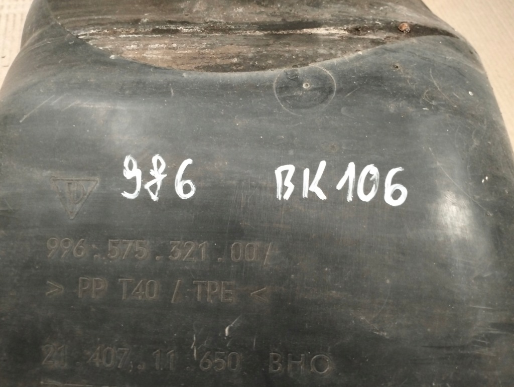 фото №8, Porsche boxster 986 впуск воздуховод воздуха 99657532100 левый