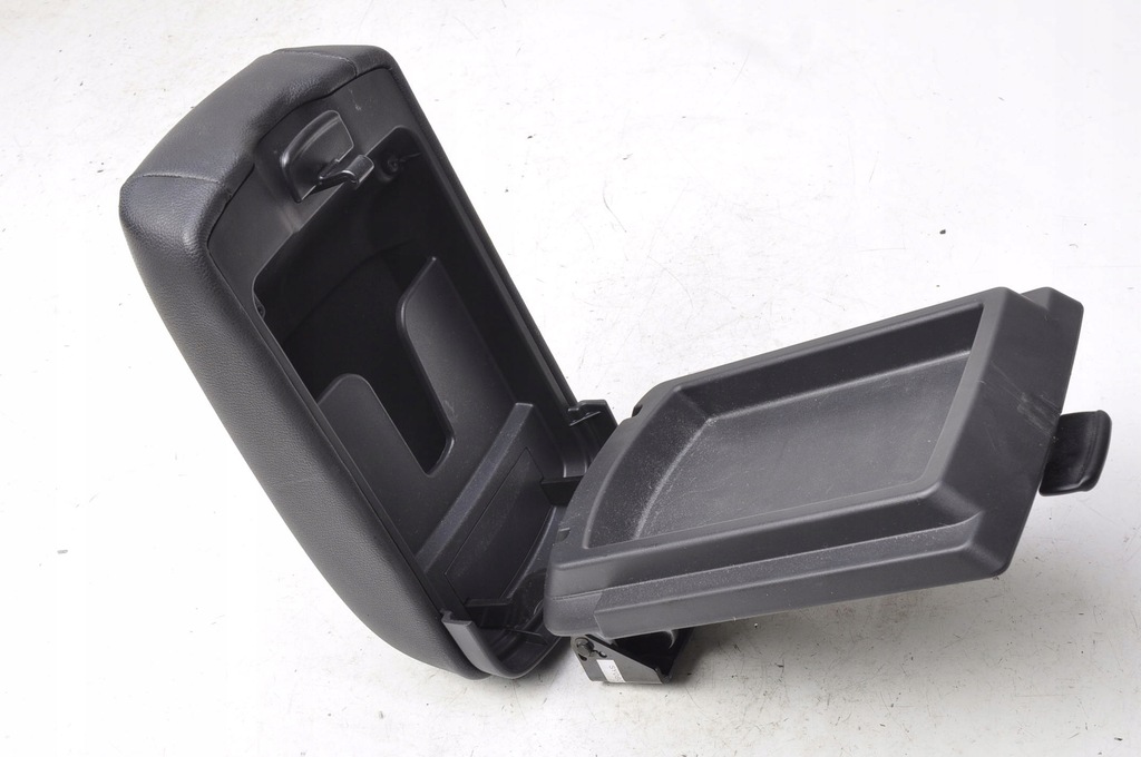 фото №6, Hyundai i30 i подлокотник кожа