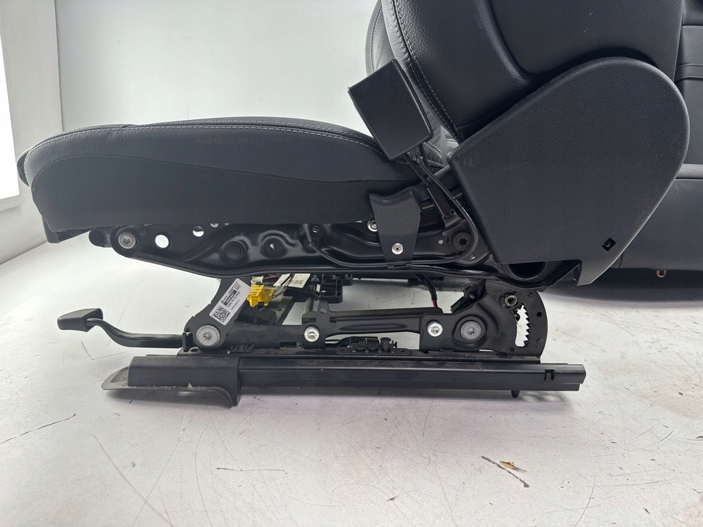 фото №14, Mercedes-benz eqc 2022 сиденья / заднее сиденье / комплект