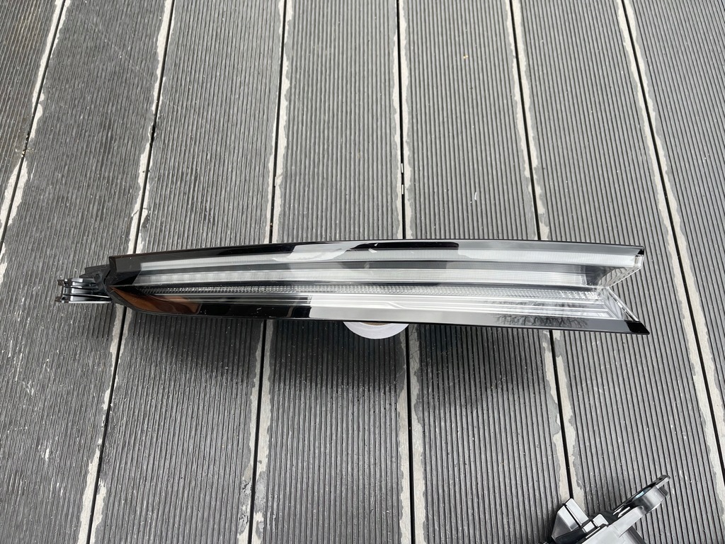 фото №8, Комплект задняя задняя правая / левая porsche taycan 9j1 9ja945096a / 9ja945095a