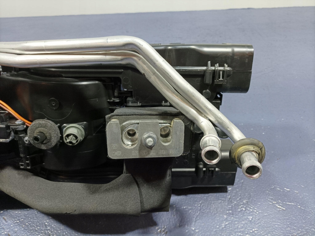 фото №8, Audi a8 d5 отопитель воздуха задняя задняя 4n0820004a