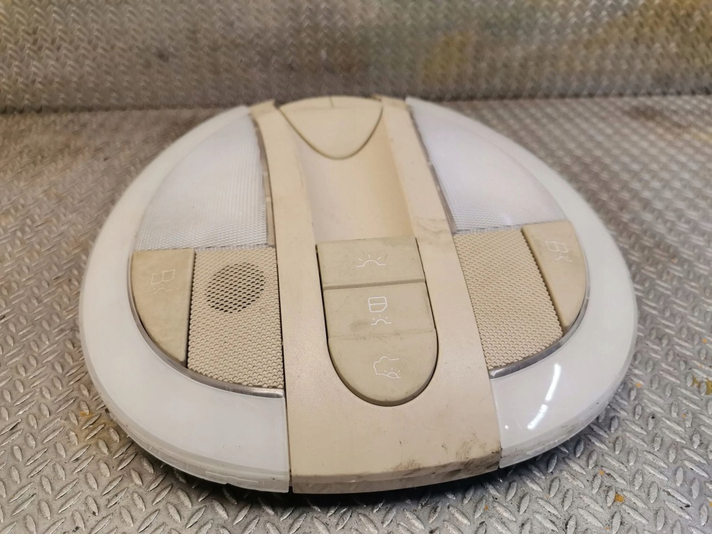 Купити Mercedes-benz cls c219 лампа стельова