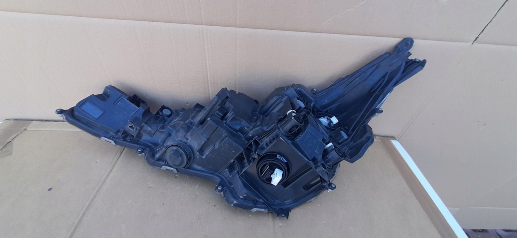 фото №16, Лампа перед права toyota corolla e21 full led