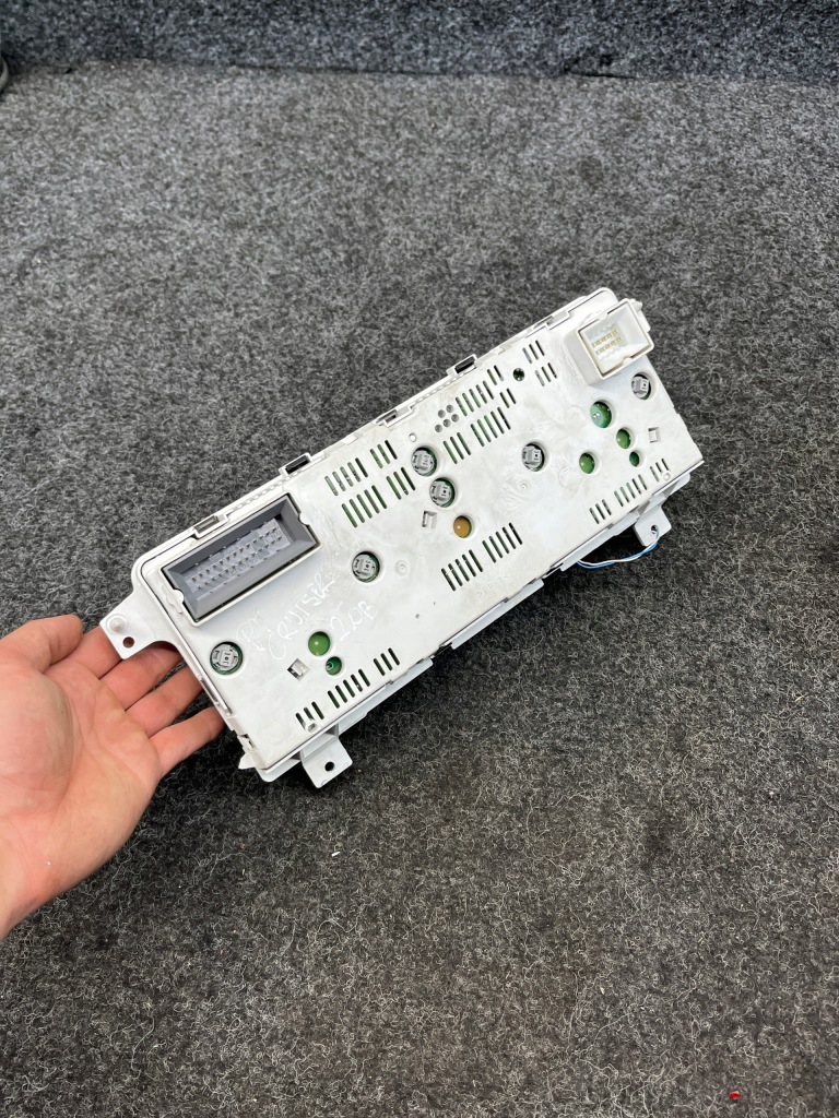 Купить Chrysler pt cruiser 2.0b панель приборы 04671816ac