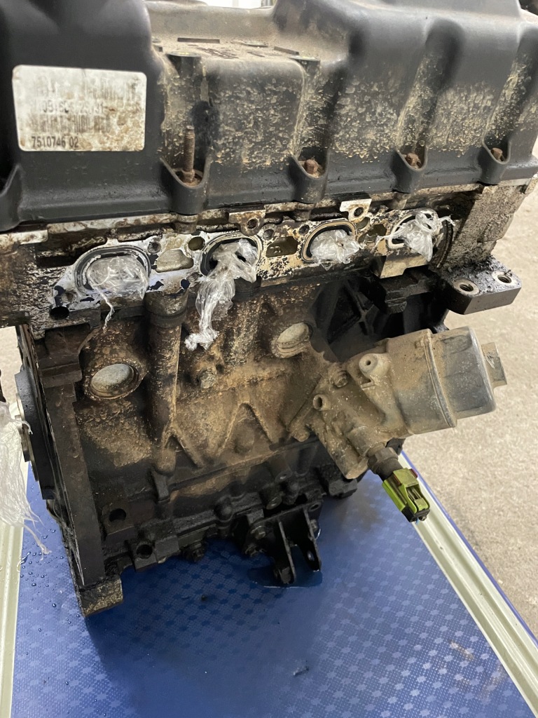 Двигун стійку  w10b16d mini cooper r50 1,6b Недорого