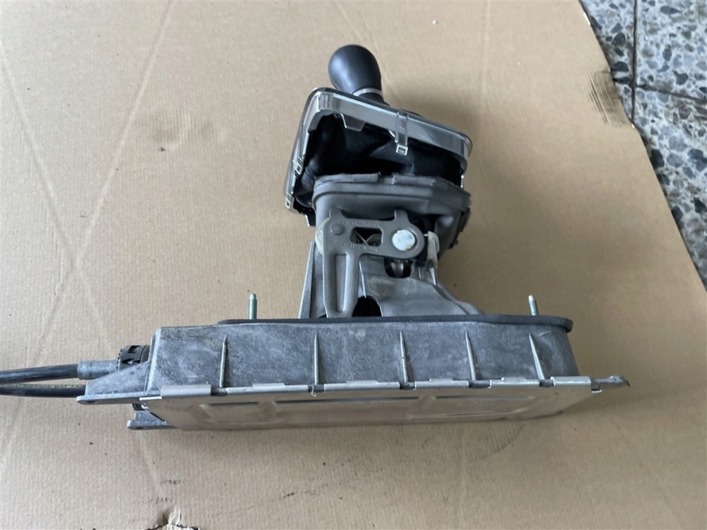 Ручка кулиса  тросы переключения передач 2.0 tdi vw tiguan 11 рестайлинг  11-15r 11r с Разборки