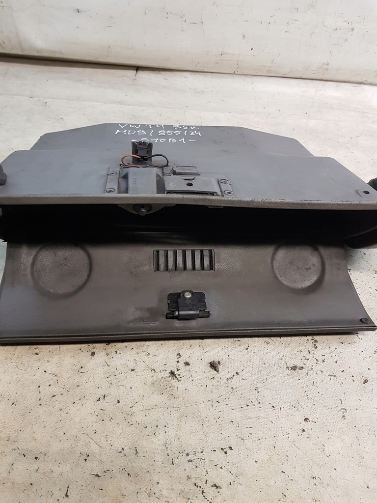 фото №11, Vw transporter t4 90-03 бардачок пасажира 701857095