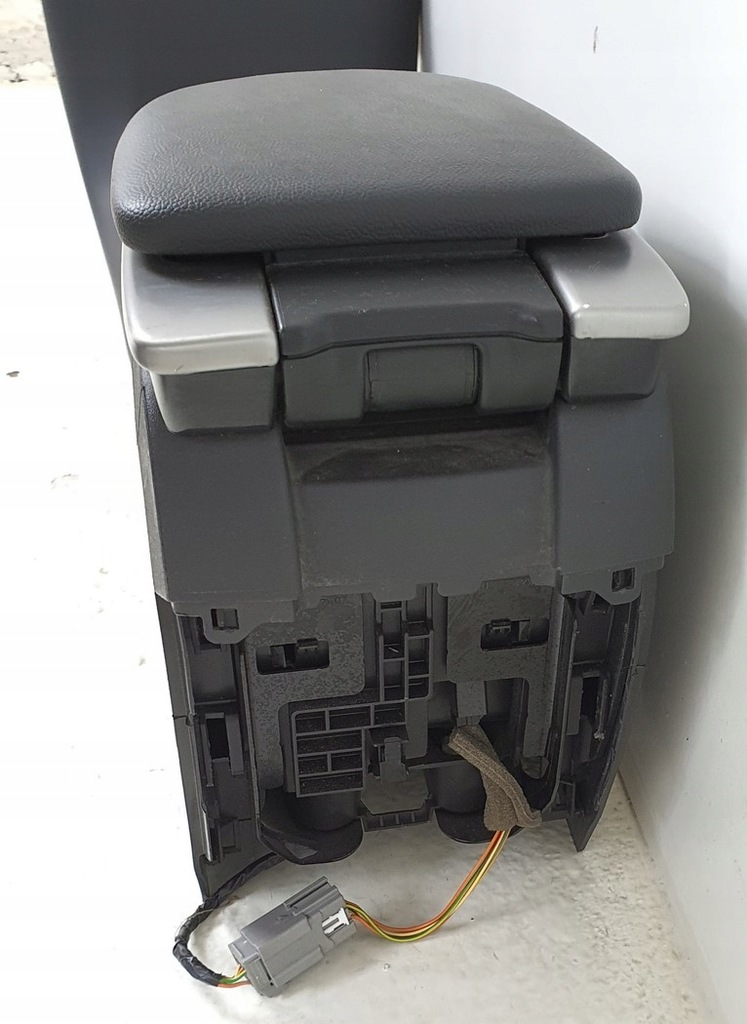 фото №7, Туннель средний подлокотник volvo c70 ii europa