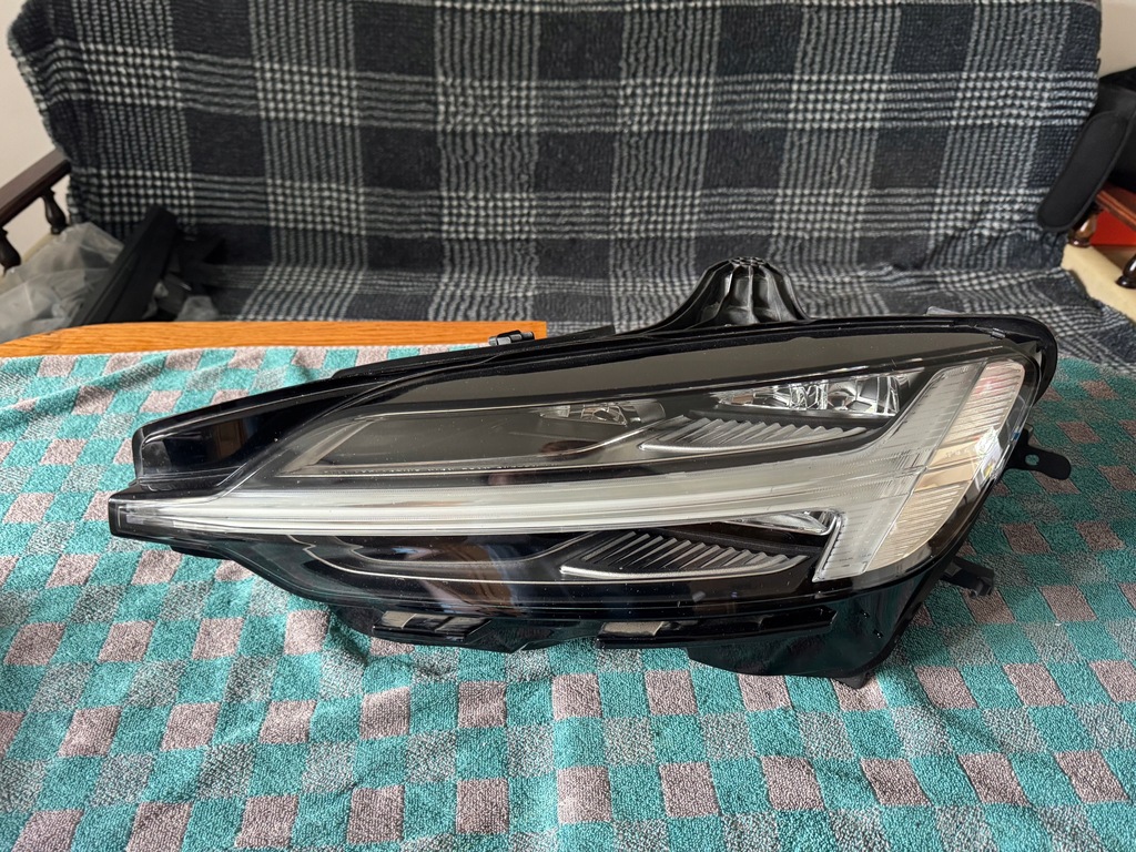 фото №1, Volvo s60 iii v60 ii лампа передня ліва full led оригінальна