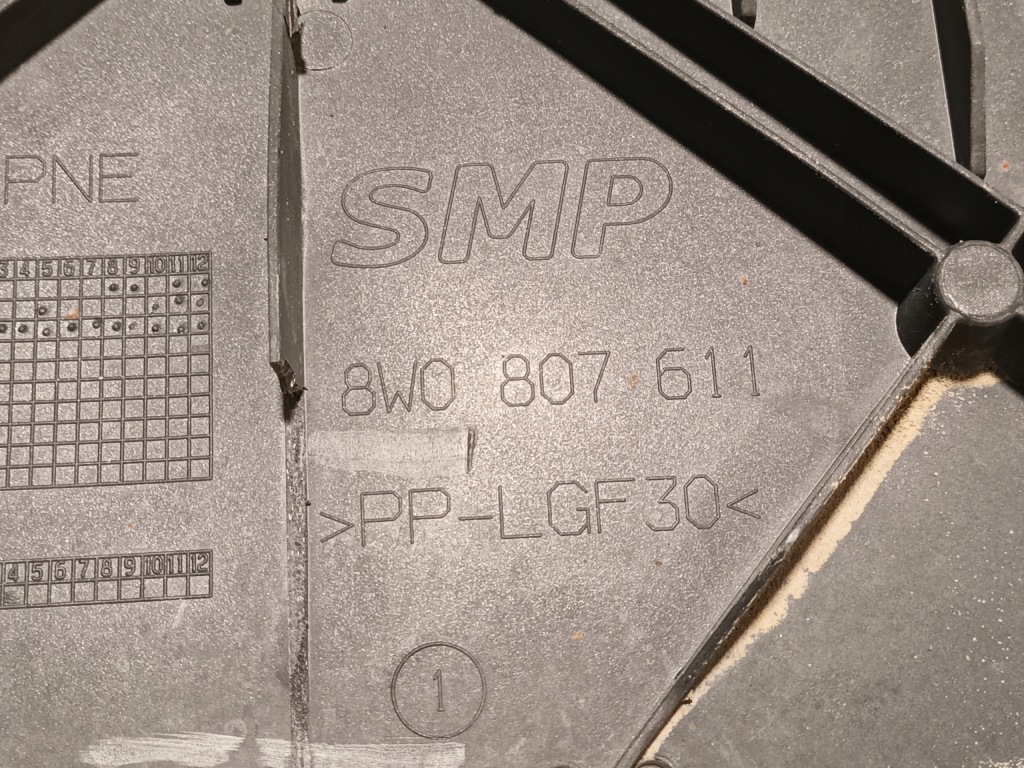 Накладка плита под бампер audi a4 b9 8w0 перед Киев