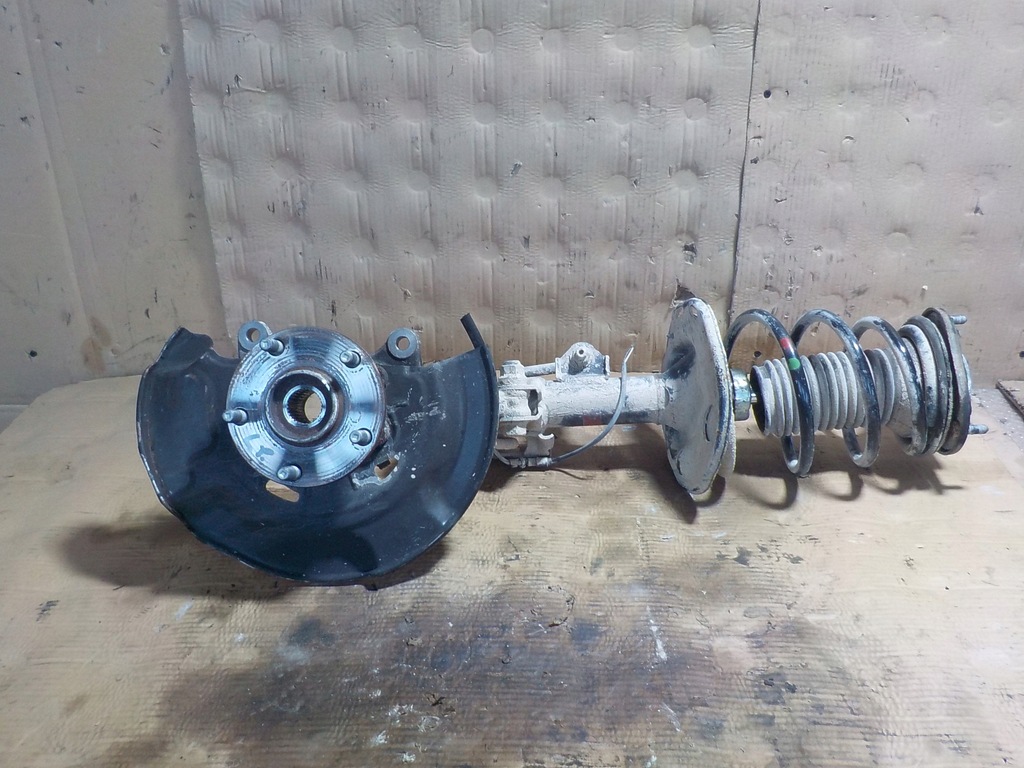 фото №4, Avensis iii амортизаторна стійка поворотний кулак лівий перед 2.0d