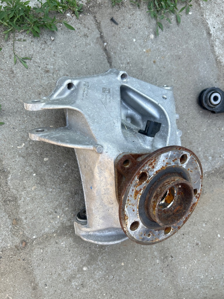 фото №1, Volvo xc40 ступица поворотный кулак рычаг левый задняя задний