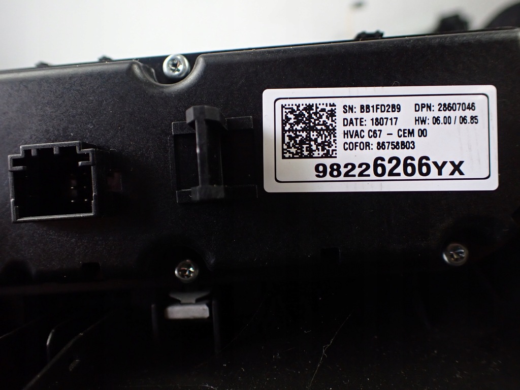 фото №9, Opel crossland панель кондиционера подогрев стекло