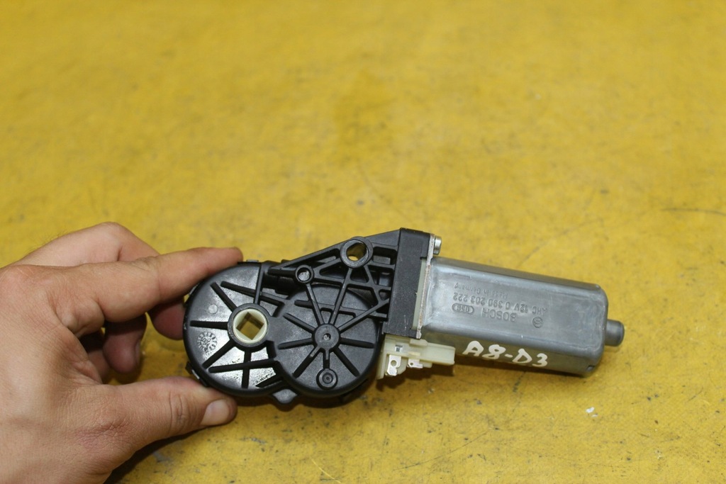 фото №4, Моторчик спинка правий перед a8 d3