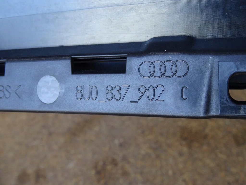 фото №11, Audi q3 8u молдинг двері стійка права перед black piano s-line 8u0837902c