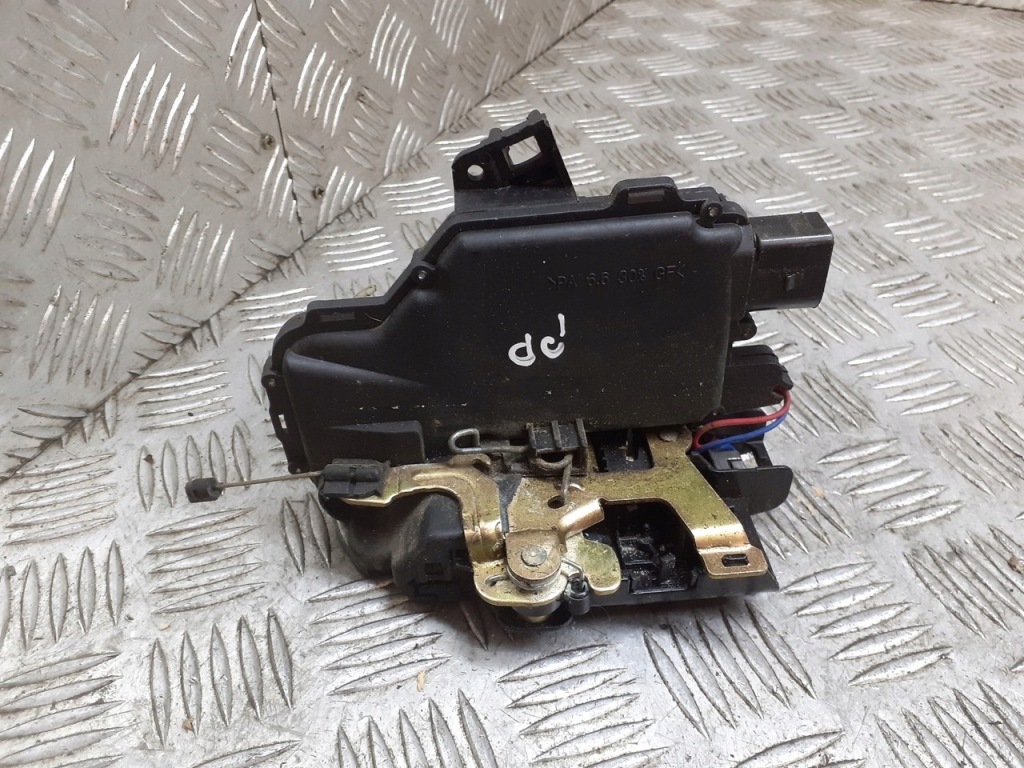 Купить Замок дверь правая  перед skoda octavia 1 8pin