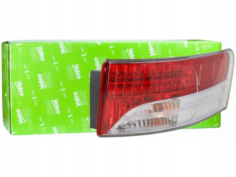 Купить Фара задний  правый  toyota avensis t27 08-11